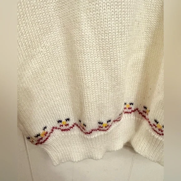 Vintage ‘80s White Crewneck Sweater with Floral Embroidery Women XL Cottagecore - Picture 4 of 9